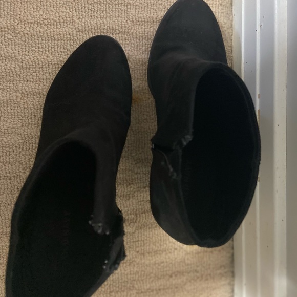 Old navy black ankle booties - Picture 4 of 9